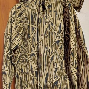 Hunting jacket. Orvis Waterfowler. Mens Large cattail camo